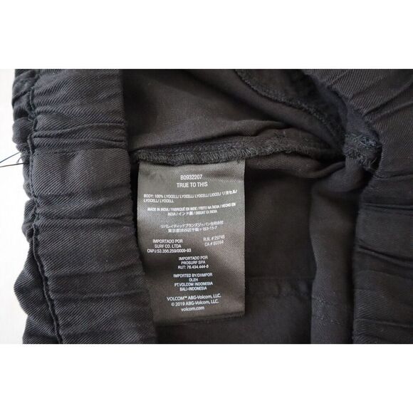 Volcom B0932207 Women's Sz XS (0-2) Black Out Sunday Strut Shorts - Picture 4 of 9